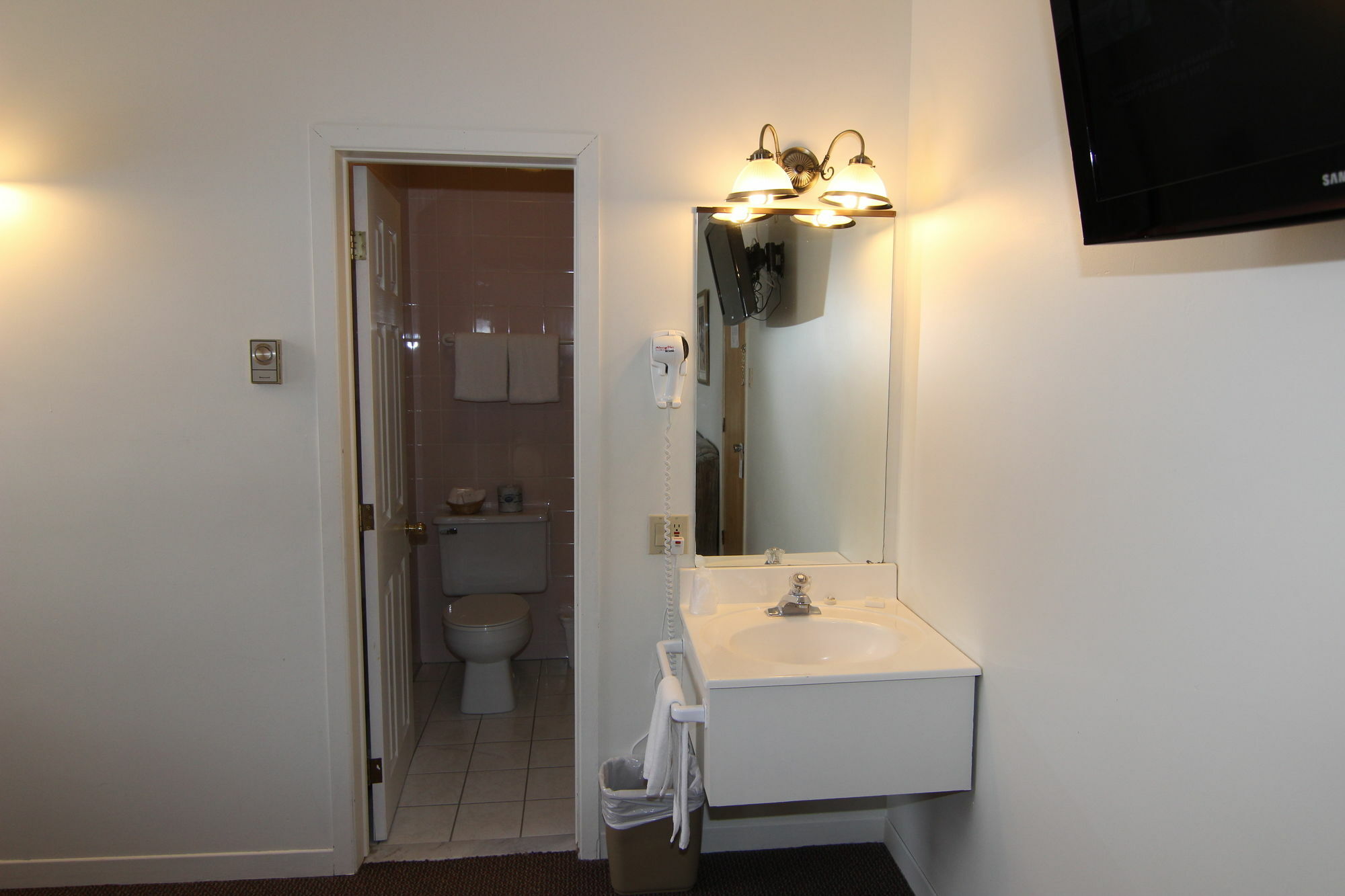 Hotel Mont-Tremblant Hotel